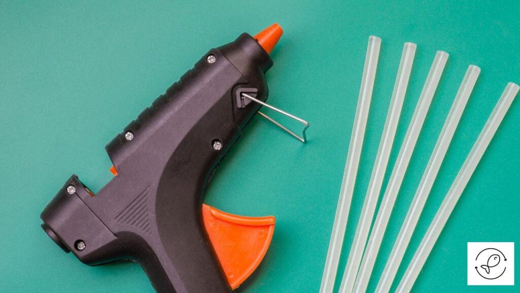Image of a glue gun